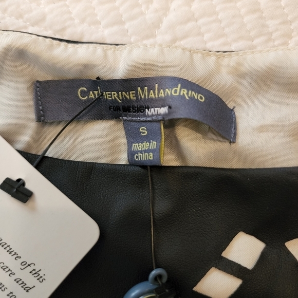 NWT Catherine Malandrino faux leather Lazer cut lined top. Small. - Picture 4 of 15